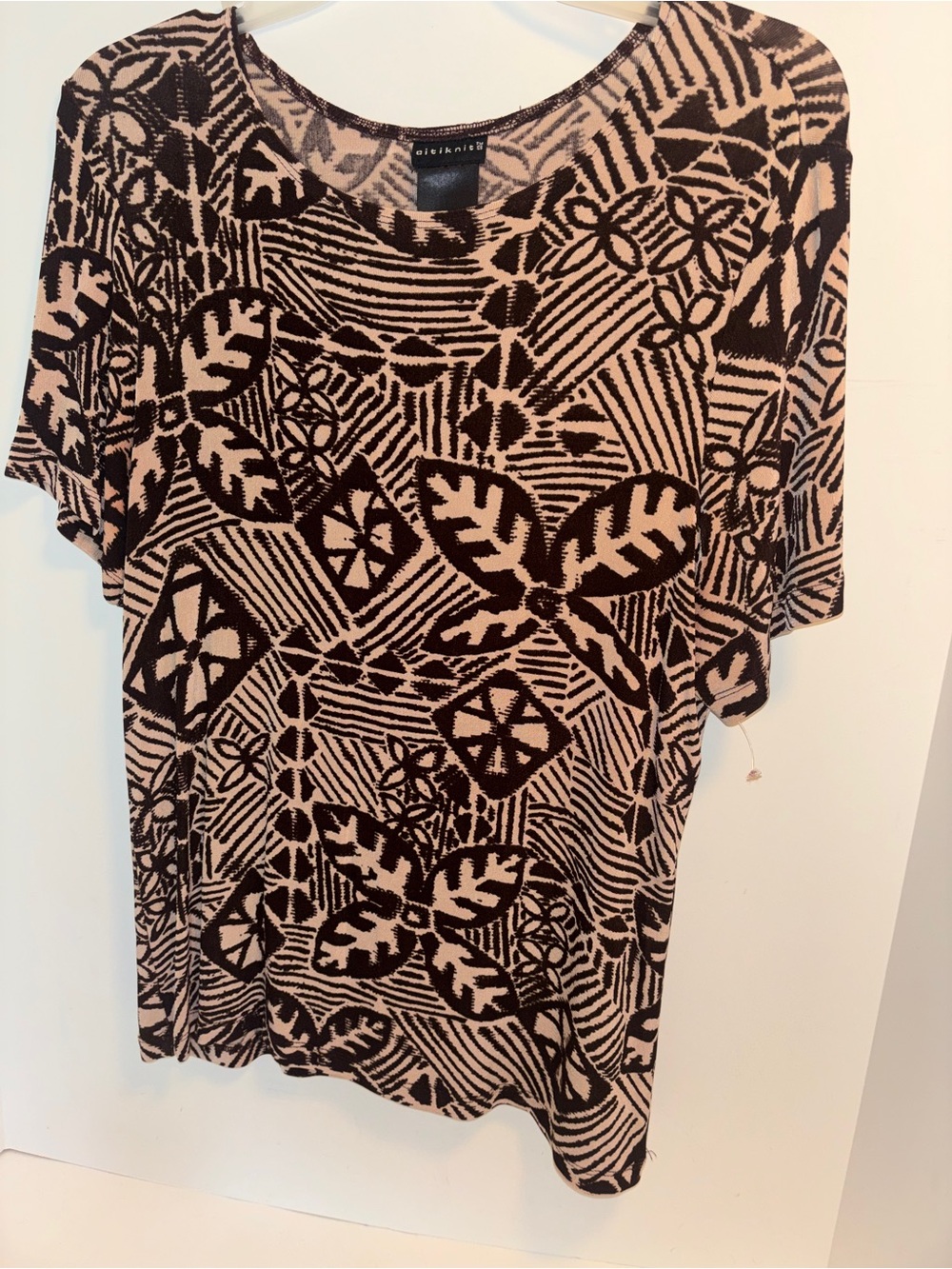 Chico's Stretch Short-Sleeve Knit Top in Beige and Dark Brown Abstract Print
